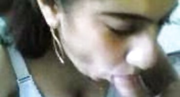 sex mỹ lồn hồng Nga mời một người phụ nữ da đen cho xnxx113 một fuck vui vẻ.